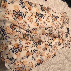 Floral blouse.